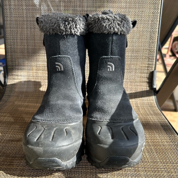 The North Face Women’s snow boots US 7 - Picture 2 of 11